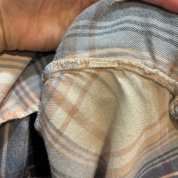 Lucky Brand Pink Blue Plaid Button-Down Shirt Size M EUC - Picture 6 of 8